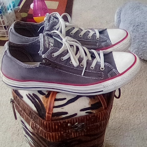 ☺️Converse Sneakers (unisex) like New! - Picture 3 of 6